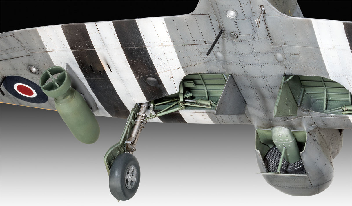 Revell liimitav mudel Hawker Tempest 1:32 03851R