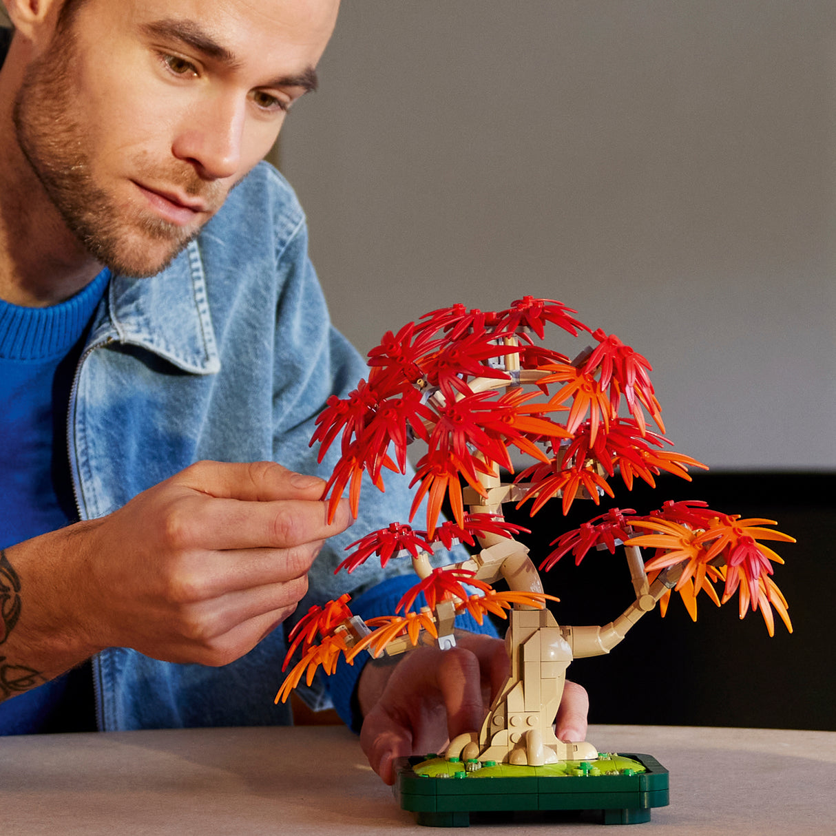 LEGO Botanicals Jaapani punase vahtra bonsaipuu
10348L