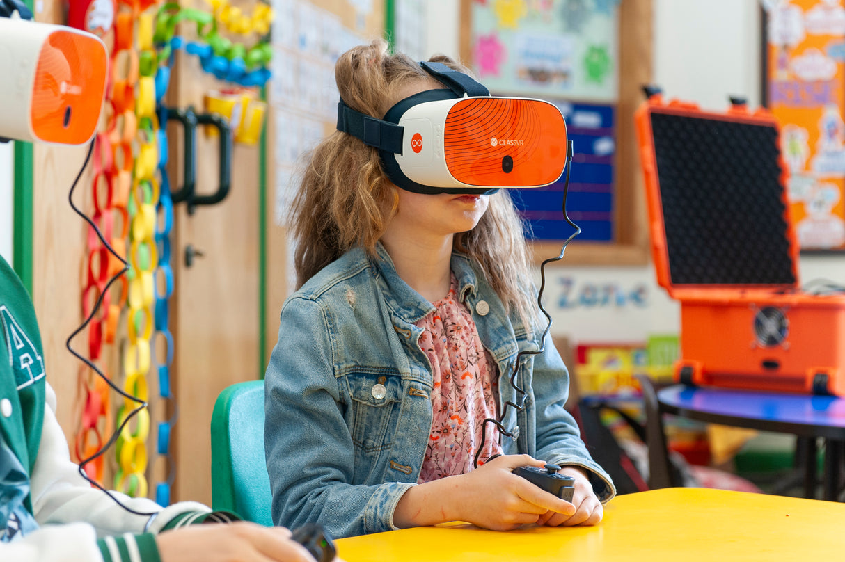 ClassVR Xplorer komplekt 8 peaseadmega CVR3128-CRS-8