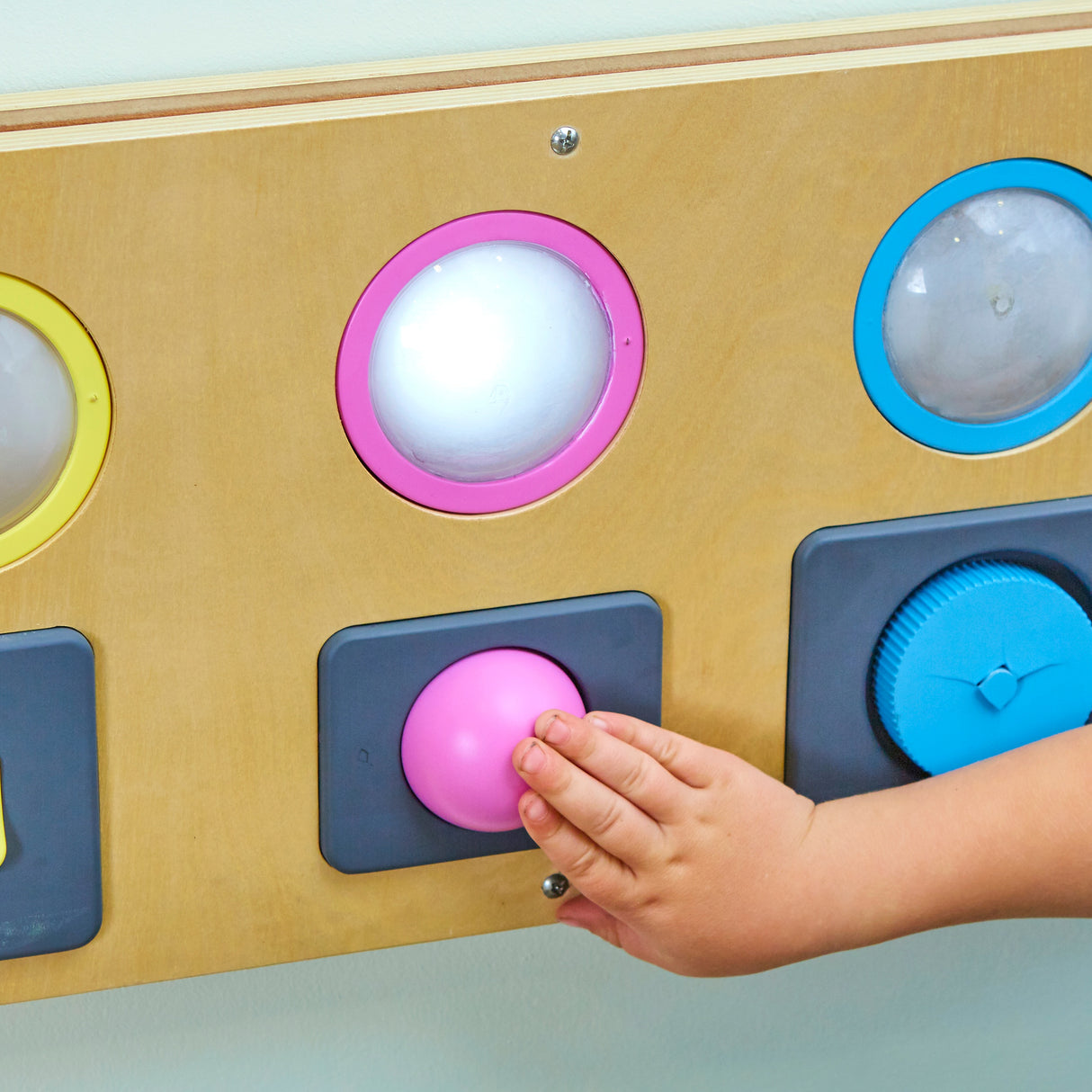 TTS lülita ja vajuta peenmotoorika laud EY10565B