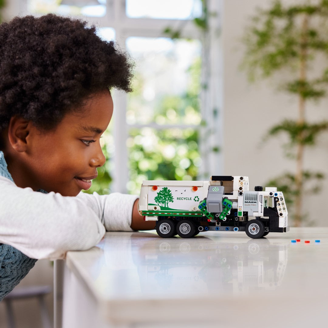 LEGO Technic Prügiveoauto Mack Lr Electric 42167L